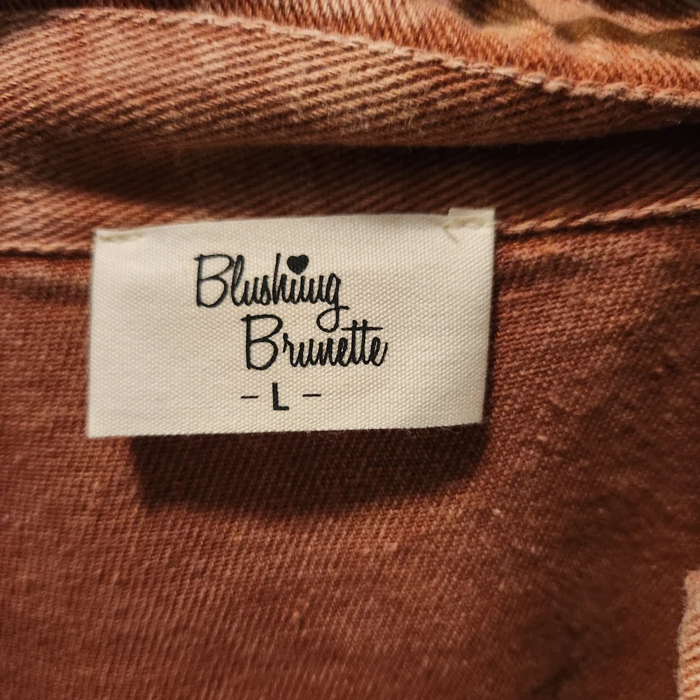 Blushing Brunette Brown Button Down Shirt With Black And White Accents - Picture 4 of 4